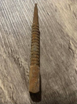 Narzędzie używane od wieków, nadal preferowane do uzyskania gładkiego wykończenia