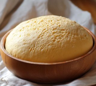 Miękkie ciasto magiczne – uniwersalne (brioszki, pączki, bułki itp.)