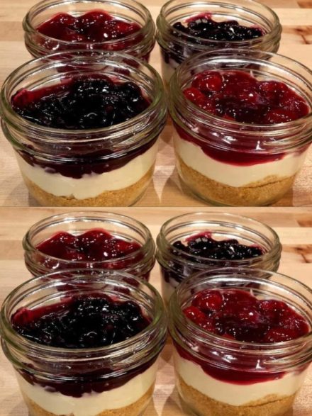 Szkoda, że nie poznałam tego przepisu wcześniej Sernik w słoiku! Ponieważ gotowanie nie jest moją najmocniejszą stroną, ten przepis ułatwił mi życie i stał się moim ulubionym, sprawdzonym przepisem, który nigdy mnie nie zawodzi. Przepis zostawię w pierwszym komentarzu