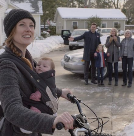 Mój dziadek miliarder zobaczył mnie spacerującego z noworodkiem i powiedział: „Idziesz w tym zimnie? Czemu nie jeździsz Mercedesem-Benzem, którego ci dałem?”. Odpowiedziałem: „Mam tylko używany rower. Moja siostra ma Mercedesa”. Powiedział: „…zajmę się tym dziś wieczorem”.