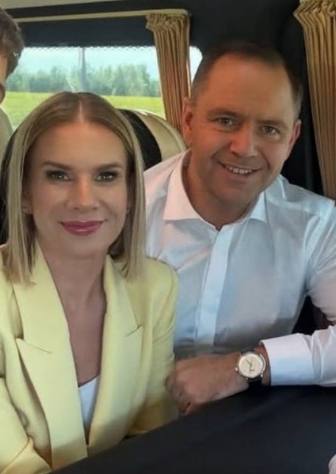 SĄSIEDZI BEZWZGLĘDNIE O KAROLU NAWROCKIM – LOKALNE GŁOSY, KTÓRE NIE ZAWSZE BRZMIĄ PRZYCHYLNIE